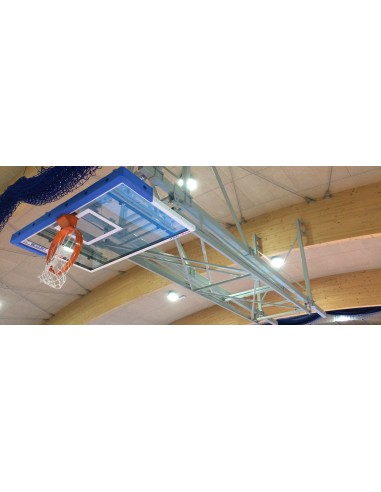 Prie lubų tvirtinama krepšinio konstrukcija