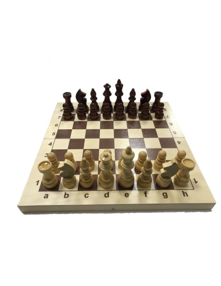 Lakuoti mediniai turnyriniai šachmatai su lenta 