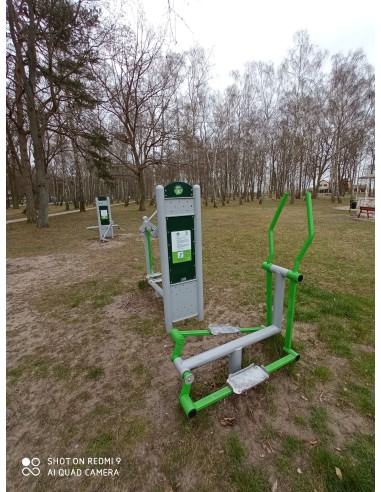 Outdoor exercise equipment - Pylon