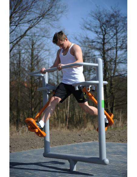 Lauko treniruokliai - Bėgikas – lauko treniruoklių salė