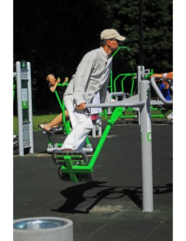 Lauko treniruokliai - Vienvietė švytuoklė – lauko treniruoklių salė