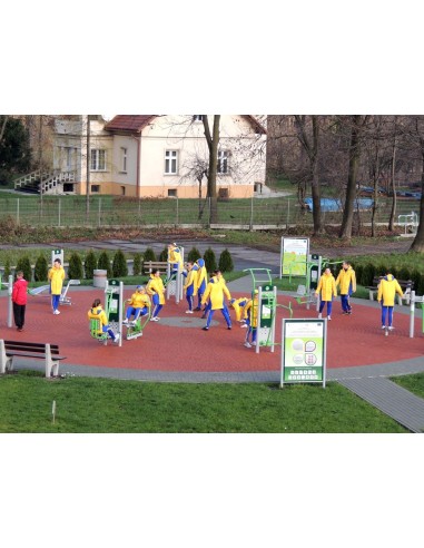 Lauko treniruokliai - Gimnastikos trikampis – lauko treniruoklių salė