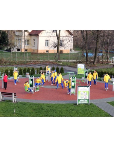 Lauko treniruokliai - Lėlė – lauko treniruoklių salė