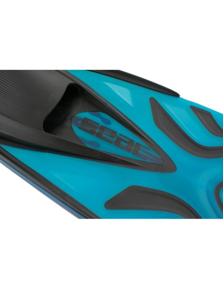 Plaukmenys basai kojai