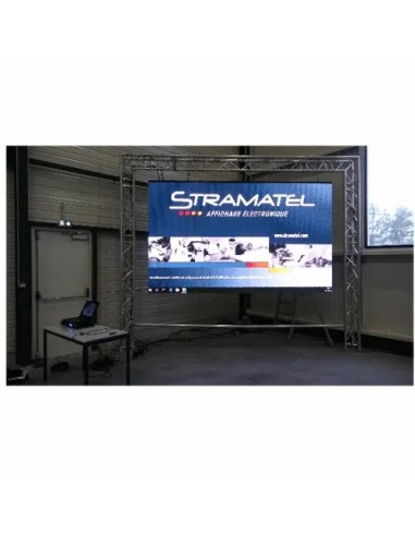 LED vaizdo ekranas – Stramatel vidaus sporto rodmenys ir reklamos sprendimas