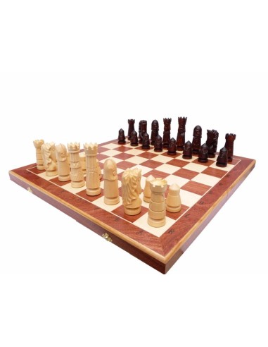 Mediniai šachmatai Castle