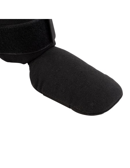 Blauzdų apsaugos TUNTURI Allround Shinguard (XL)